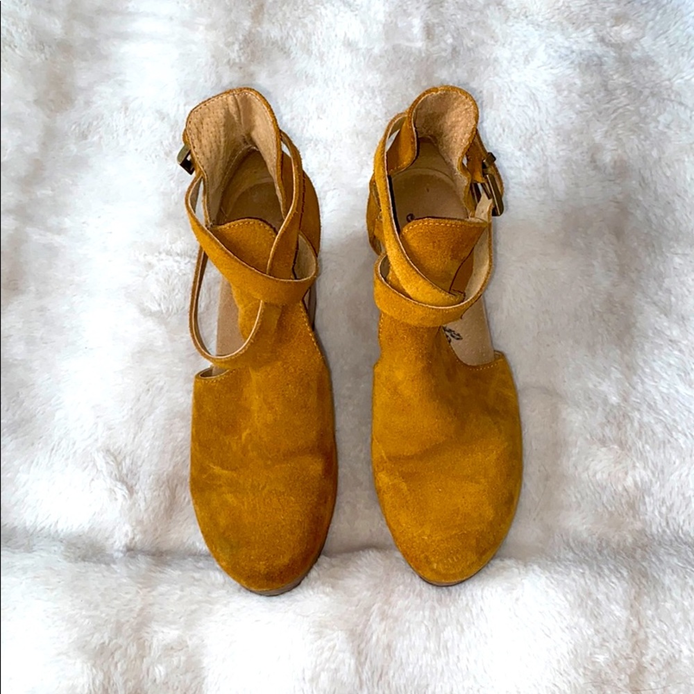 Free People suede platforms!